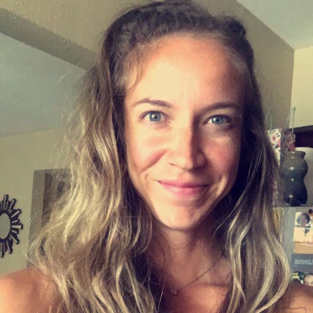 Meet your Posher, Cassandra